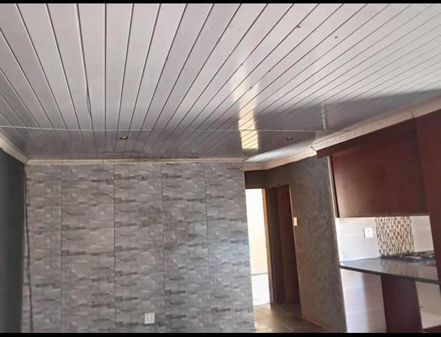 2 BEDROOM HOUSE FOR SALE IN GREENFIELD